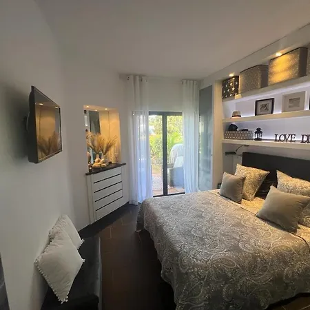 Prázdninový dům Ado House *