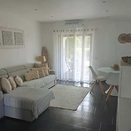 Ado House
